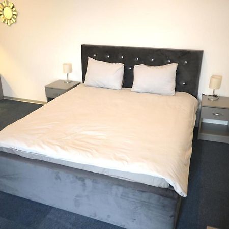 Luana Airport Apartments #4 Otopeni Eksteriør bilde